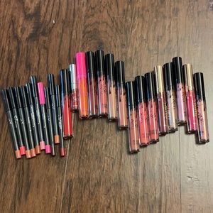 HELD FOR Jalyinsmm Lot of 25 Kylie lip colors